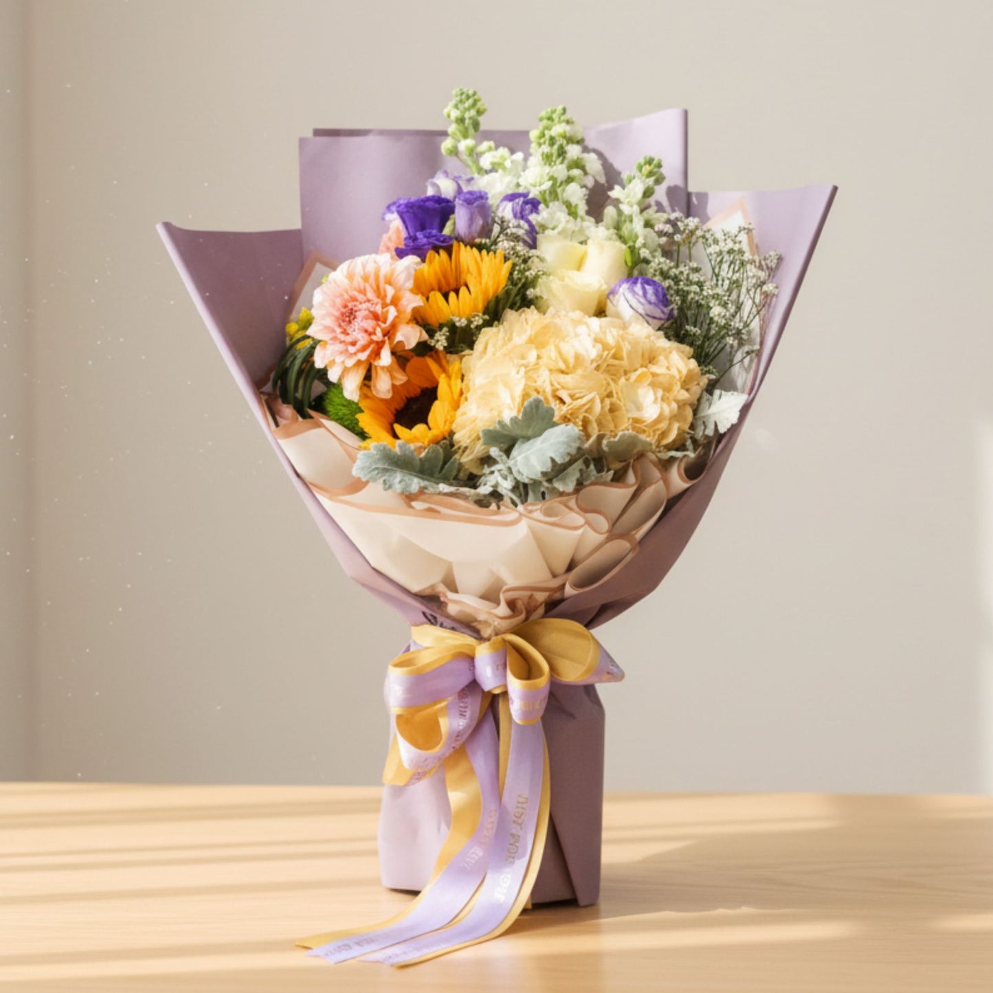 格蘭花店 - 鮮花花束 (向日葵、日本麝香、玫瑰、大理花、桔梗、繡球花及其他襯花) [FB140]