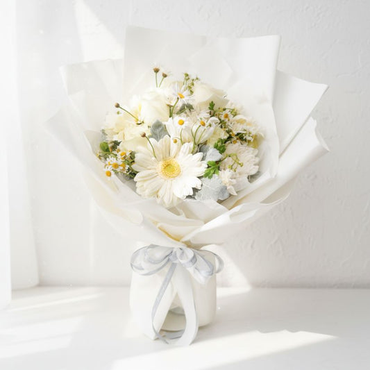 格蘭花店 - 鮮花花束 (太陽花、菊花、小雛菊、玫瑰、米娜葉及其他襯花) [FB26017]