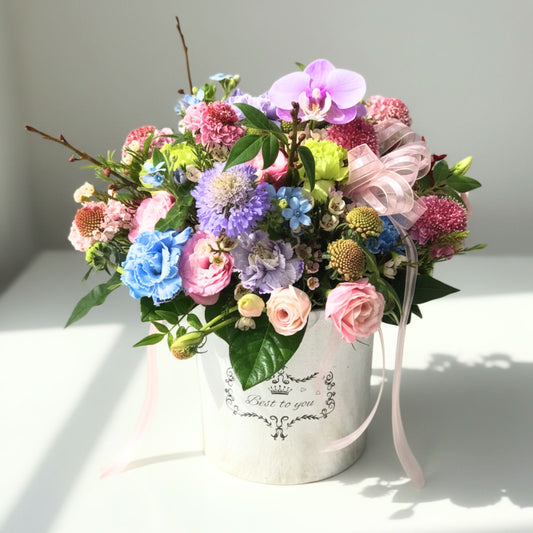 格蘭花店 - 鮮花花束 (康乃馨、小玫瑰、桔梗、蟲蟲草及其他襯花) [FB26029]