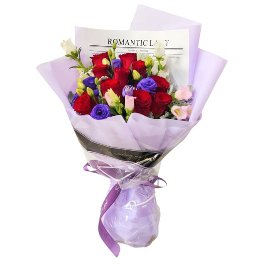 格蘭花店 - 鮮花花束 (紅玫瑰11枝、桔梗、 風鈴花、米娜葉及其他襯花) [FB26035]