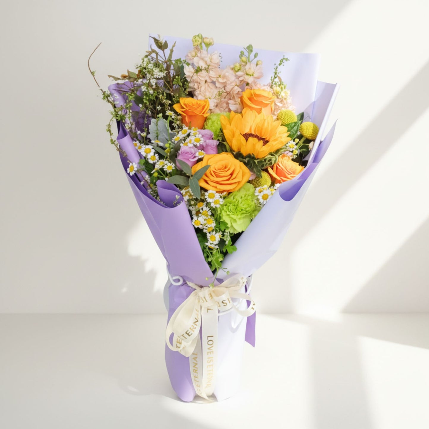 格蘭花店 - 鮮花花束 (向日葵、橙色玫瑰、紫玫瑰、日本麝香、小菊及其他襯花) [FB26302]
