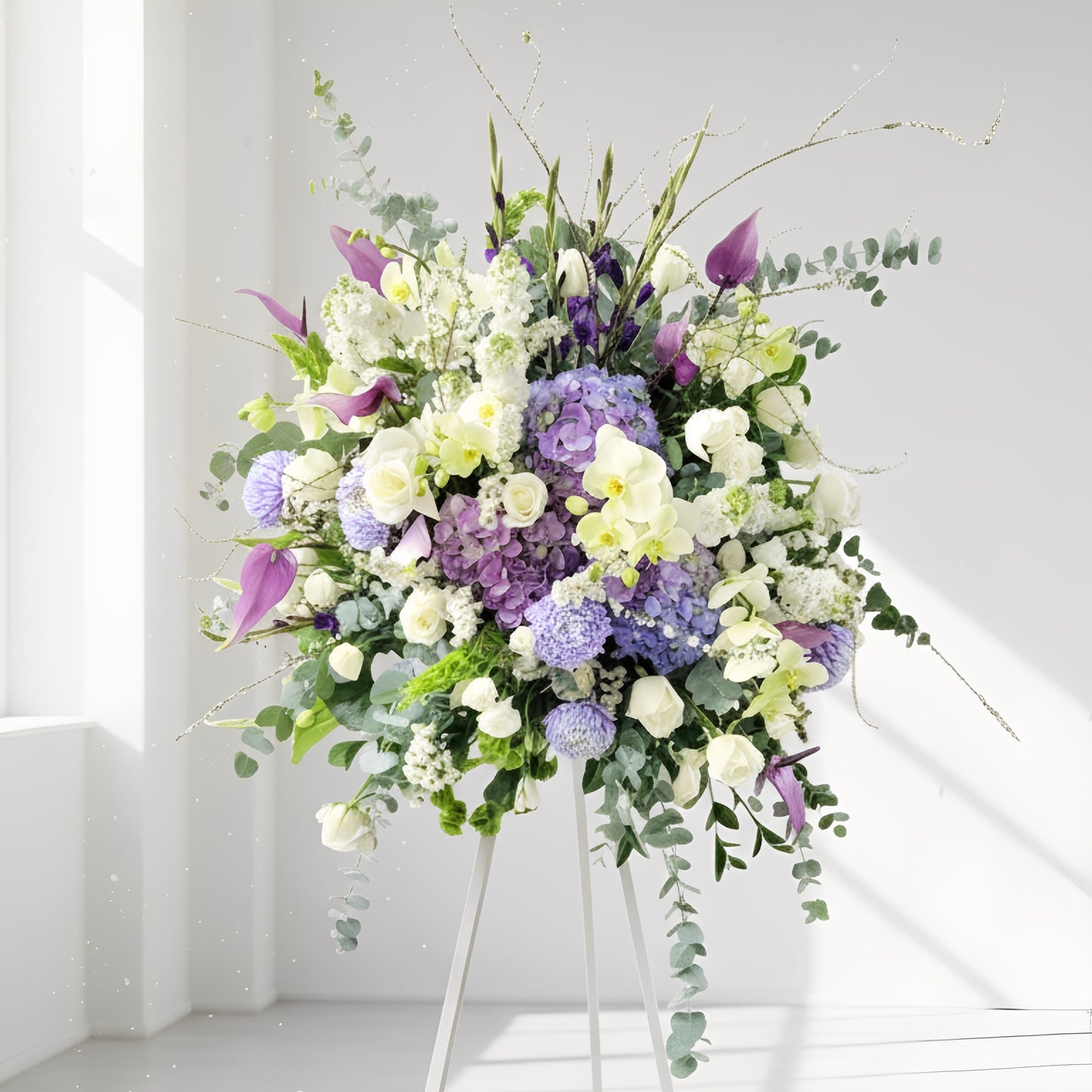 格蘭花店 - 白事花籃 (日本雪柳、劍蘭、紫掌、繡球花、牡丹菊、蝴蝶蘭、日本麝香、大象耳、玫瑰、桔梗及襯花) [FS0019] 喪禮 殯儀 告別式 追思會