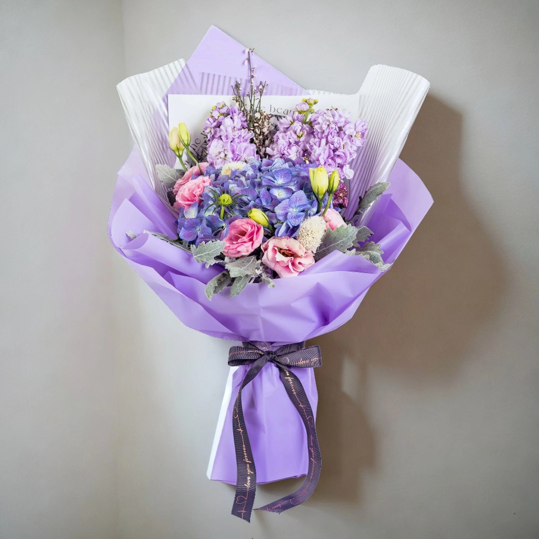 格蘭花店 - 鮮花花束 (日本麝香、繡球花、粉桔梗、米娜葉) [GF00071]