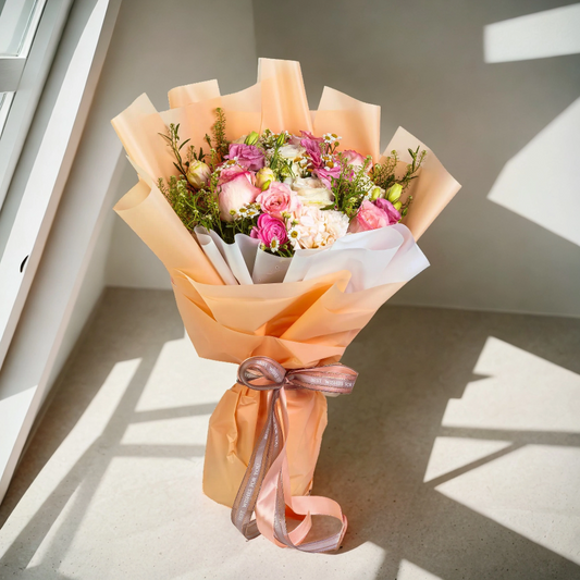 格蘭花店 - 鮮花花束 (粉玫瑰11枝＋桔梗、小牡丹及襯花) [GF00074]