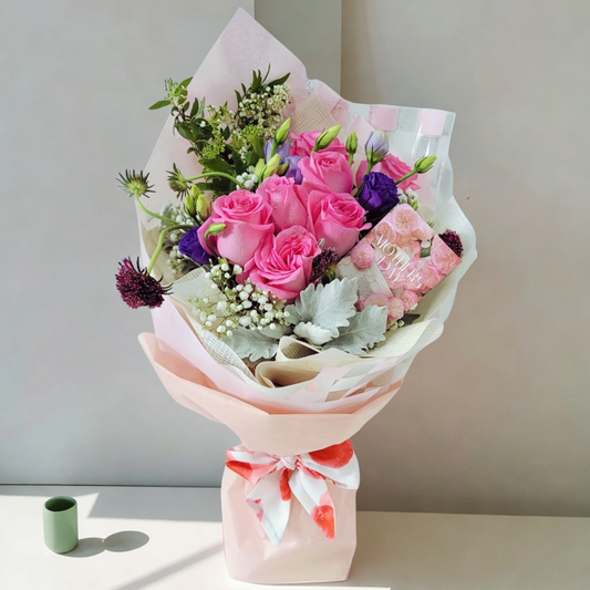 格蘭花店 - 鮮花花束 (粉玫瑰9支、滿天星、桔梗、蟲蟲草、小繡球、銀葉菊) [GF00133]