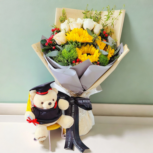 格蘭花店 - 畢業公仔鮮花花束 (向日葵、香檳玫瑰、綠毛球、紅豆、尤加利葉) [GF00176]