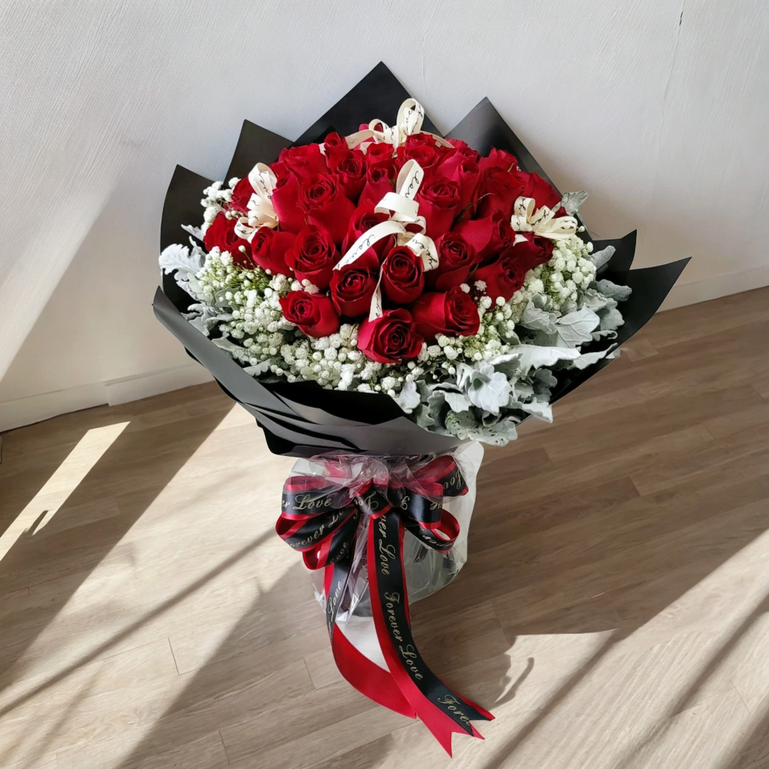 格蘭花店 - 鮮花花束 (紅玫瑰36枝、滿天星、銀葉菊) [GF00178]