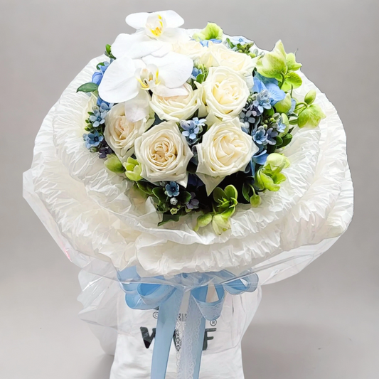 格蘭花店 - 鮮花花束 (花園玫瑰10支、藍繡球花、藍星花及聖誕玫瑰) [GF00189]