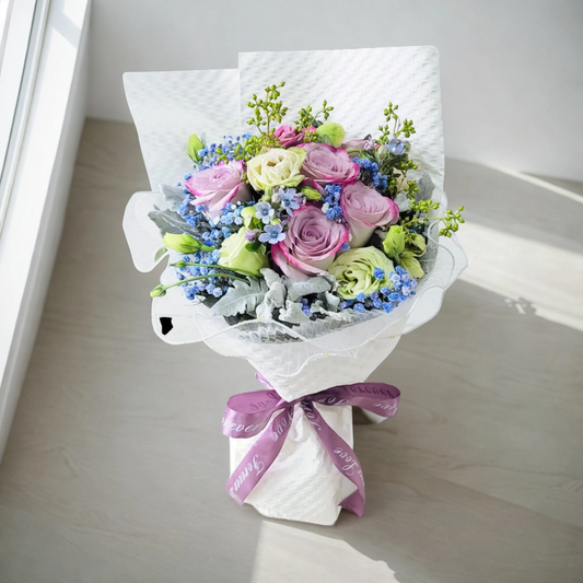 格蘭花店 - 鮮花花束 (紫色玫瑰6支、青桔梗、米娜葉、藍色滿天色及尤加利果) [GF00195]