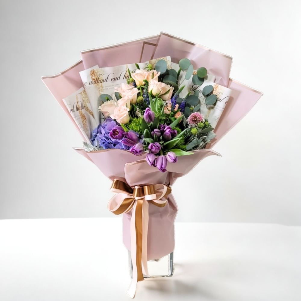 格蘭花店 - 鮮花花束 (鬱金香10支、玫瑰6支、繡球花、蟲蟲草、尤加利葉) [GF00247]