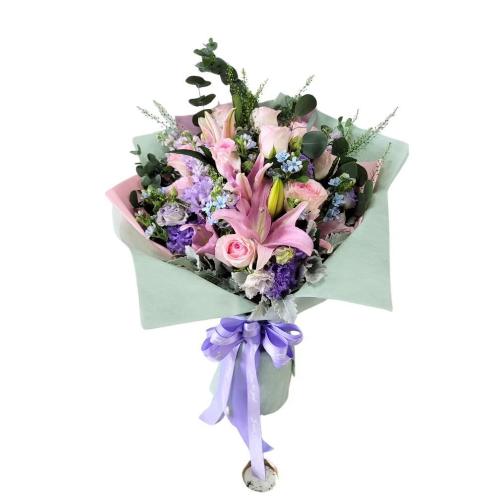 格蘭花店 - 鮮花花束 (玫瑰、粉百合、藍星花、BB草、尤加利葉) [GF00252]