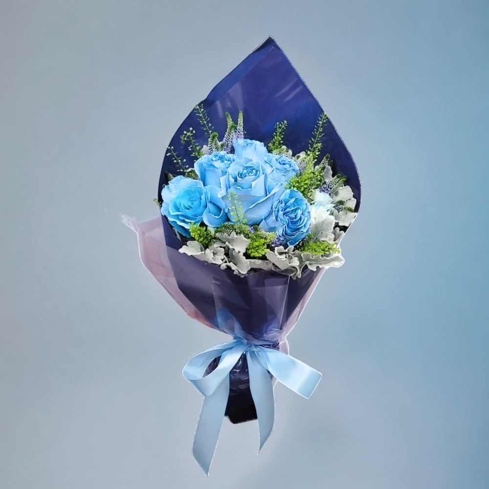格蘭花店 - 鮮花花束 (厄瓜多藍玫瑰6枝、滿天星、BB草、米娜葉) [GF00260]