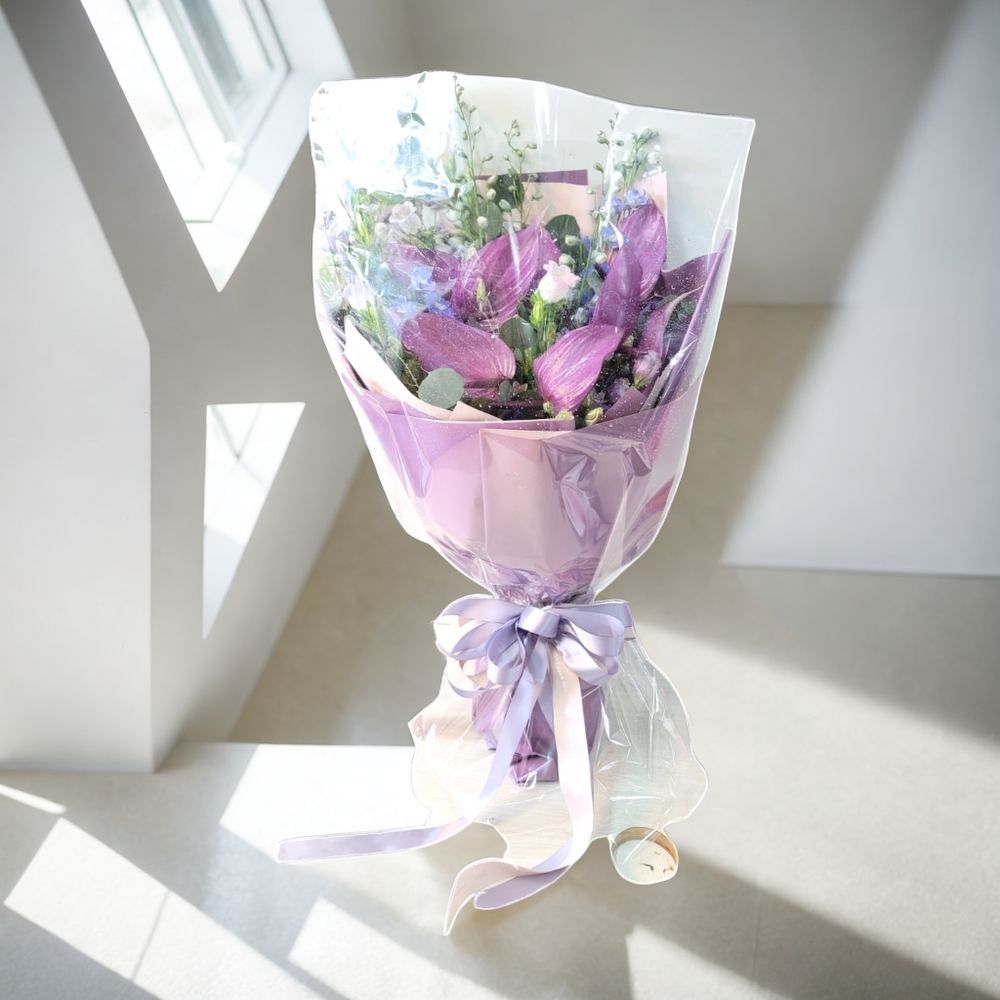 格蘭花店 - 鮮花花束 (大飛燕草5支、紫掌9支、風鈴草、藍星花、老鼠尾、紫桔梗) [GF00269]