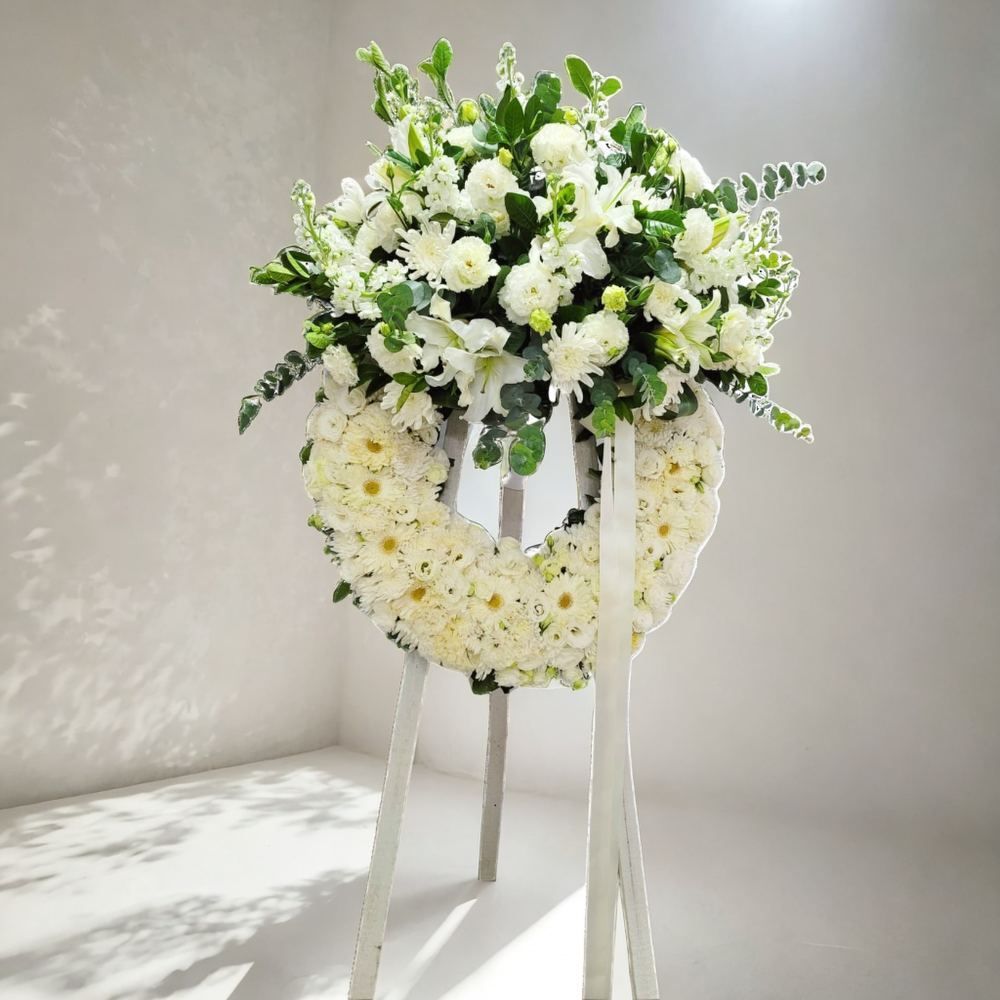 格蘭花店 - 帛事悼念花圈 (約6呎) (白百合、單頭大菊、白桔梗、白太陽花、小菊仔) [GF00275] 喪禮 殯儀 告別式 追思會