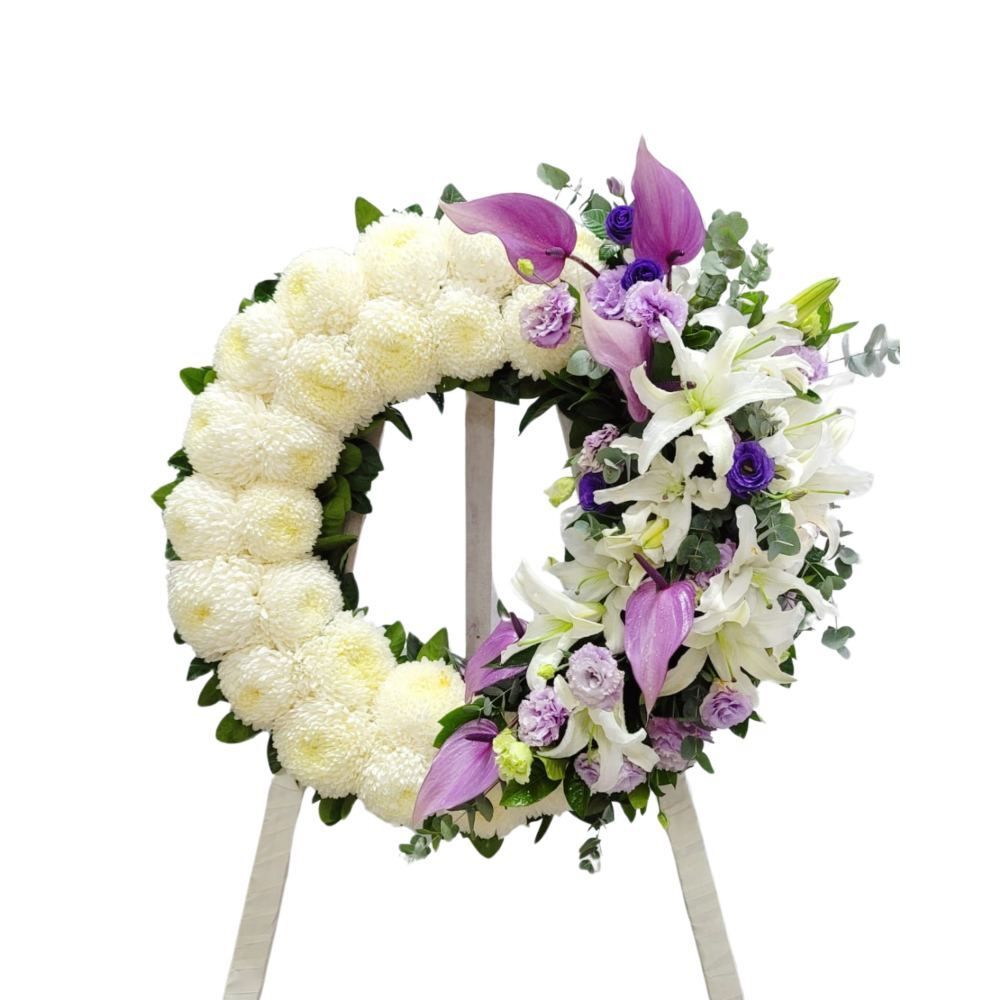 格蘭花店 - 帛事悼念花圈 (白太波菊、紫掌、白百合、桔梗、尤加利葉) [GF00278] 喪禮 殯儀 告別式 追思會