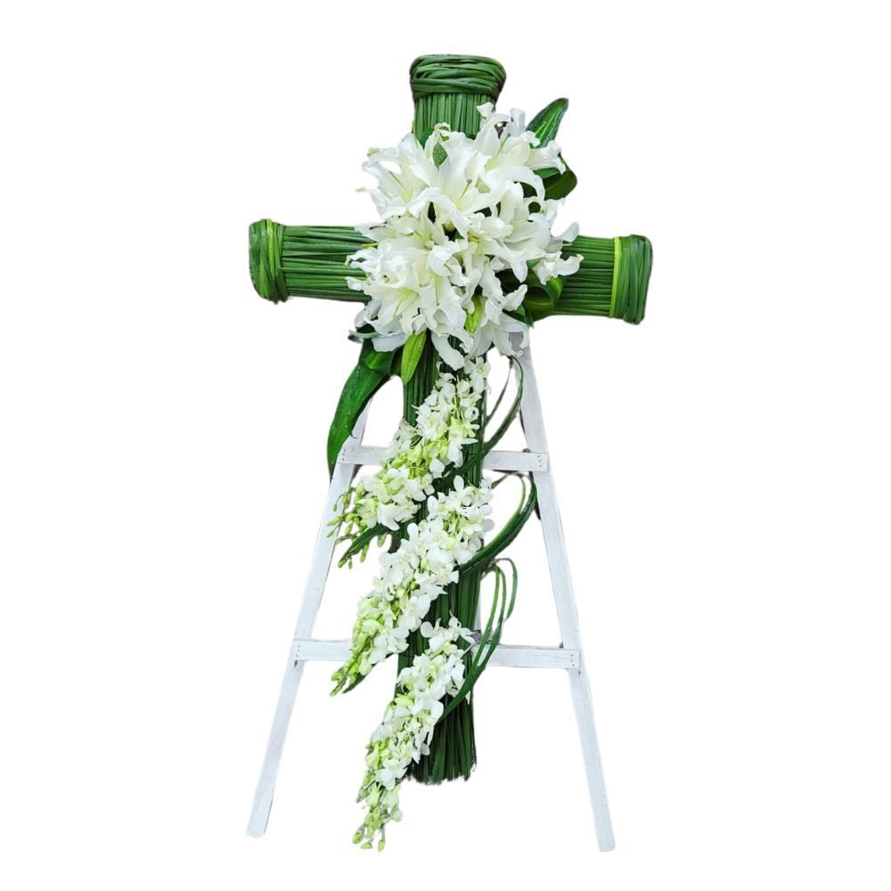 格蘭花店 - 十字架帛事悼念花圈 (5尺高) (水祝草、白百合、大白蘭) [GF00298] 喪禮 殯儀 告別式 追思會