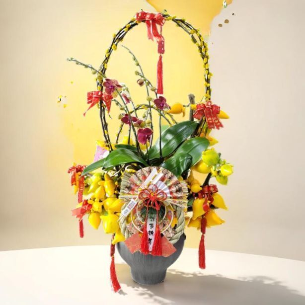 格蘭花店 - 財源廣進 五代果及小品蝴蝶蘭配上日本賀年裝飾 [GF00315] 蘭花 辦公室枱花 大堂枱花 開張 新春蘭花 年花 自家蘭花園種植