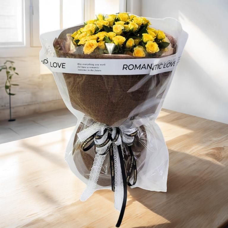 格蘭花店 - 浪漫的愛 鮮花花束 (黃色多頭小玫瑰10支及其襯花) [GF00326]