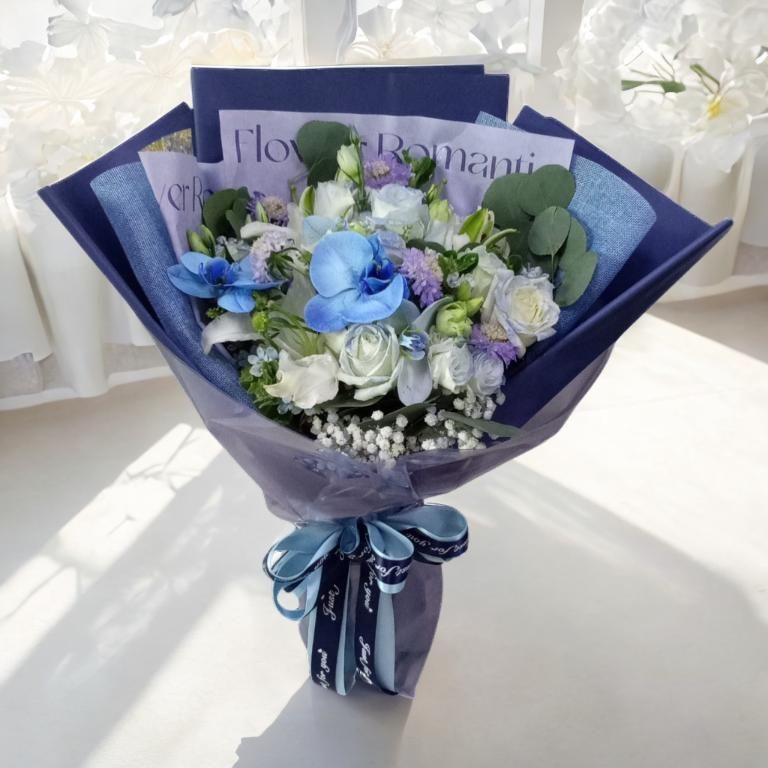 格蘭花店 - 愛的旋律 鮮花花束 (烏托邦玫瑰11枝、滿天星、小玫瑰及其襯花) [GF00335]